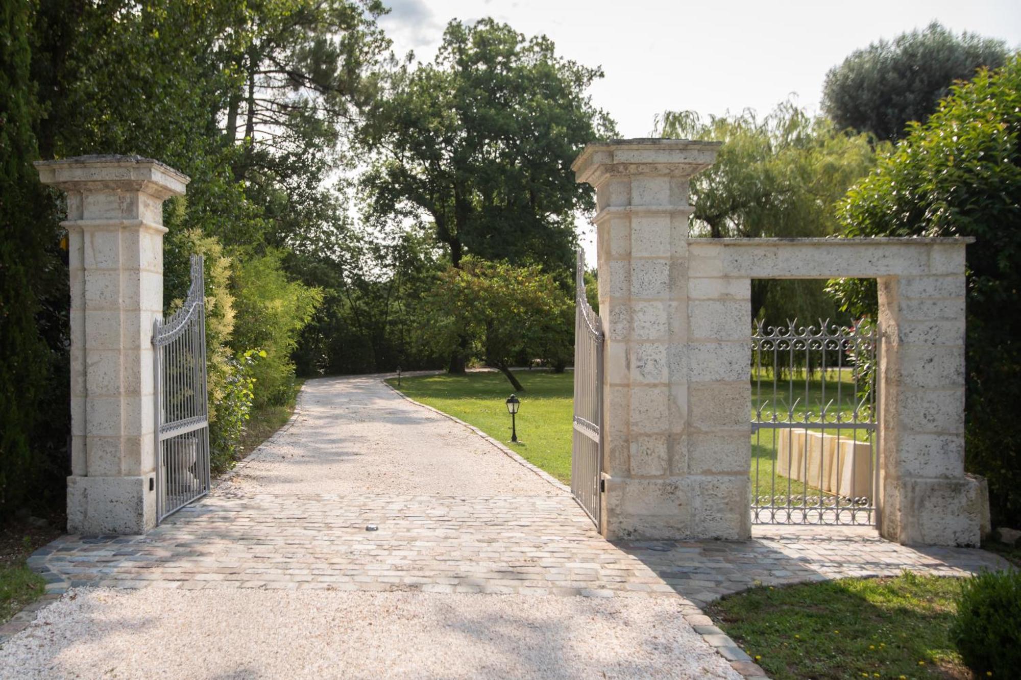 Chambres D'Hotes Domaine De Ginouilhac Le Taillan-Medoc Exterior photo